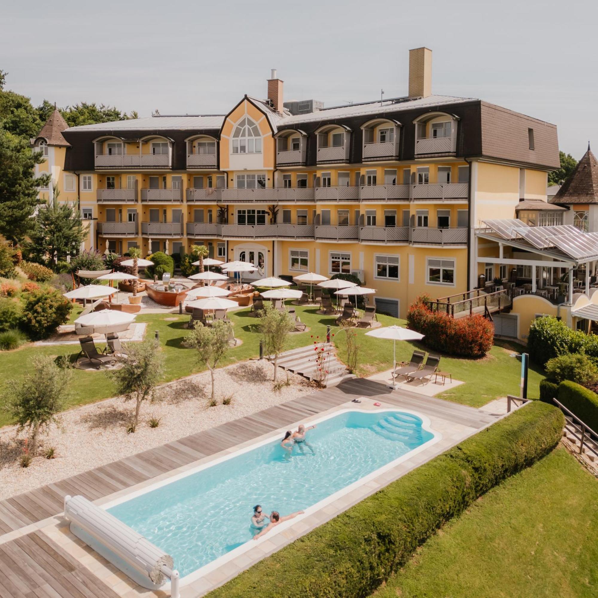 Maiers Kuschelhotel Loipersdorf Deluxe - Adults Only Loipersdorf bei Fürstenfeld Exterior photo